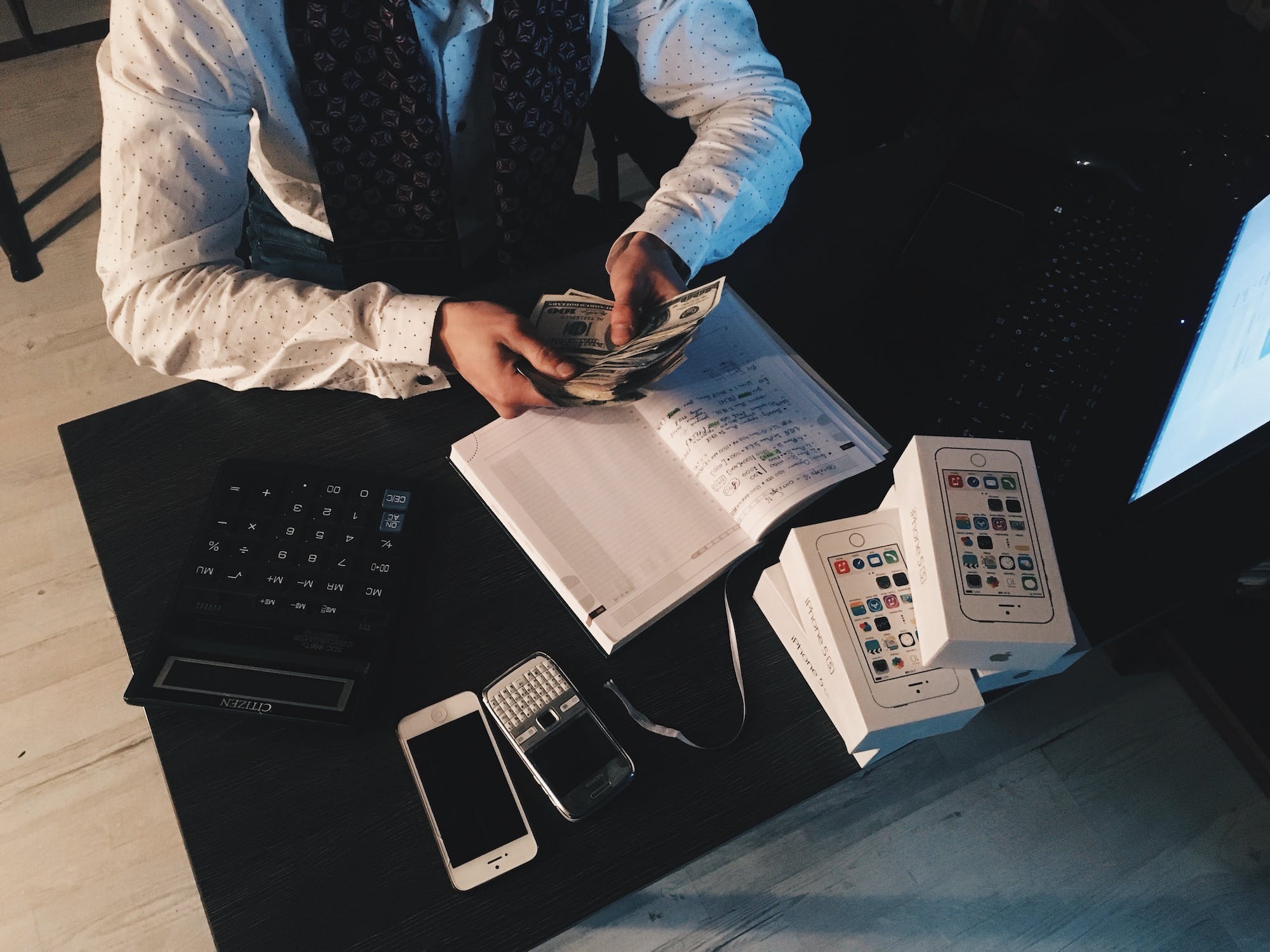 financial-management-service-restaurant-help